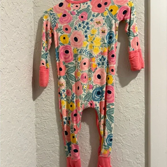 Little Sleepies Secret Garden Crescent - Picture 2 of 3